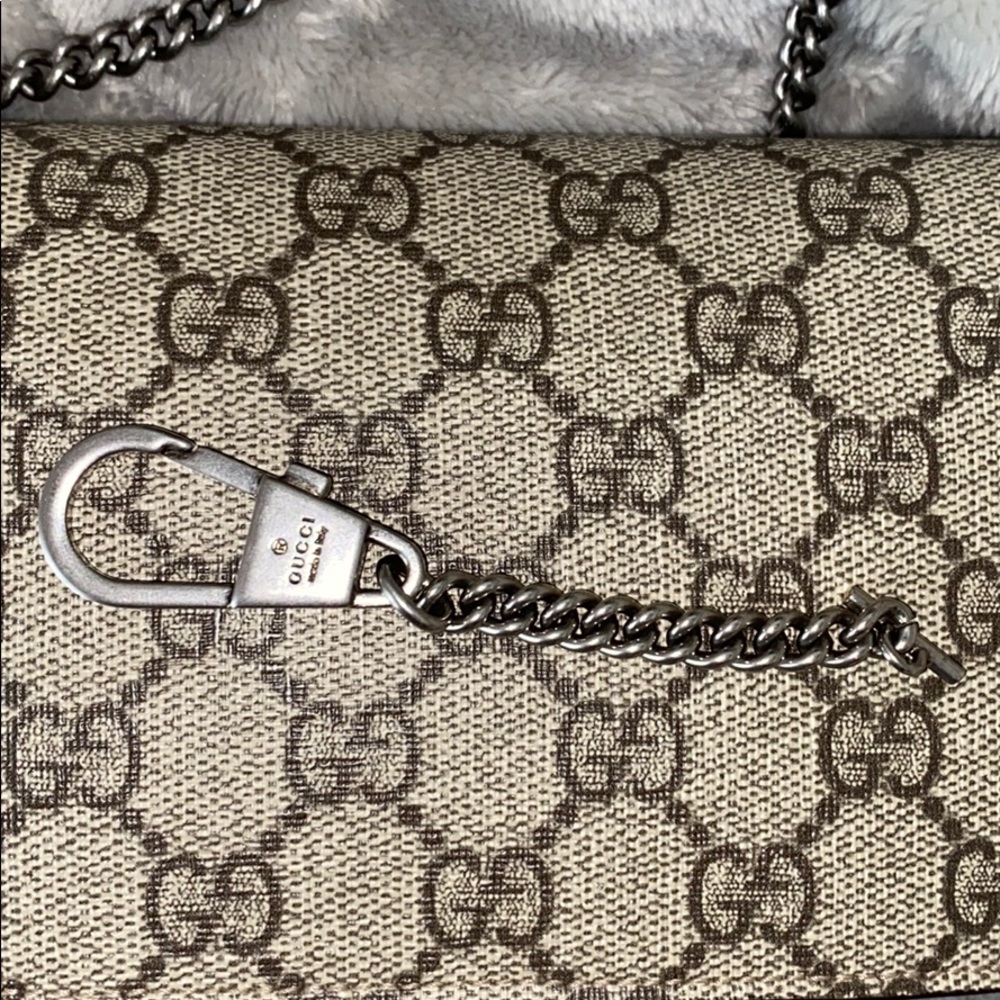 Gucci clasp